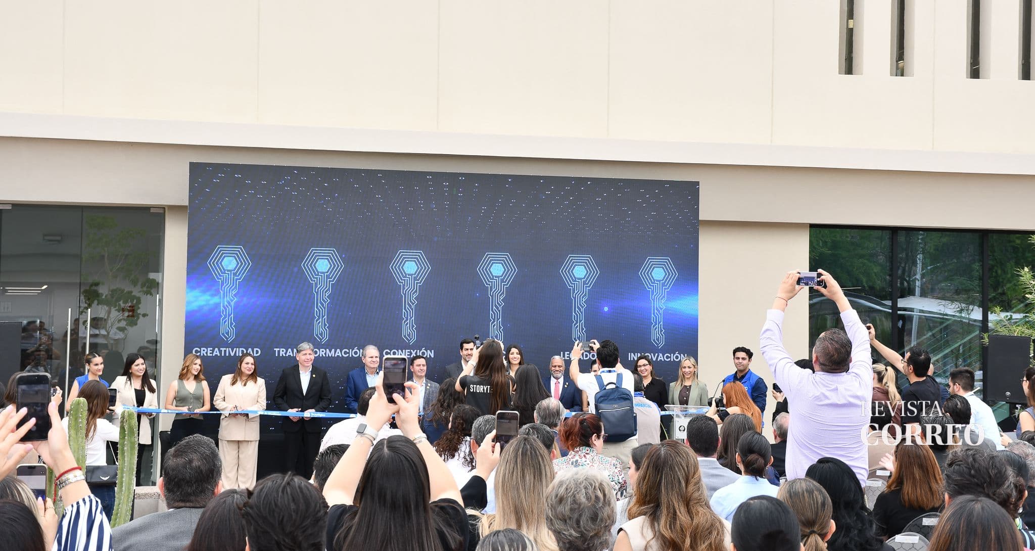 Inaugura el TEC área innovadora