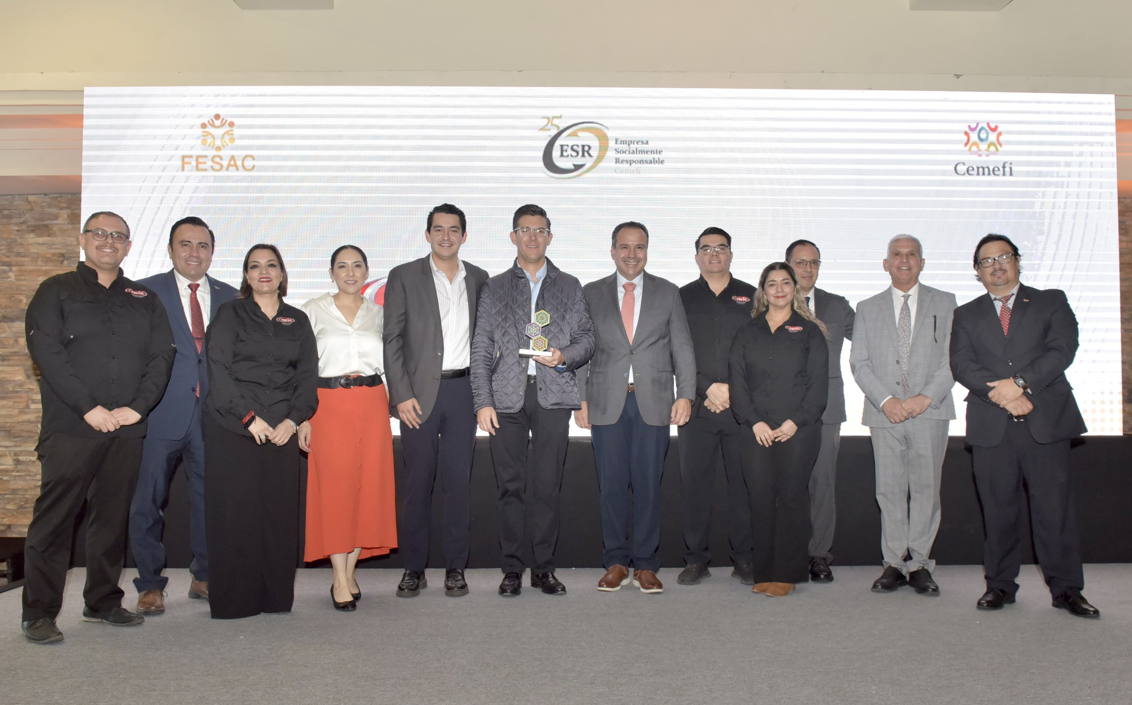 Reciben 123 empresas Distintivo ESR 2025