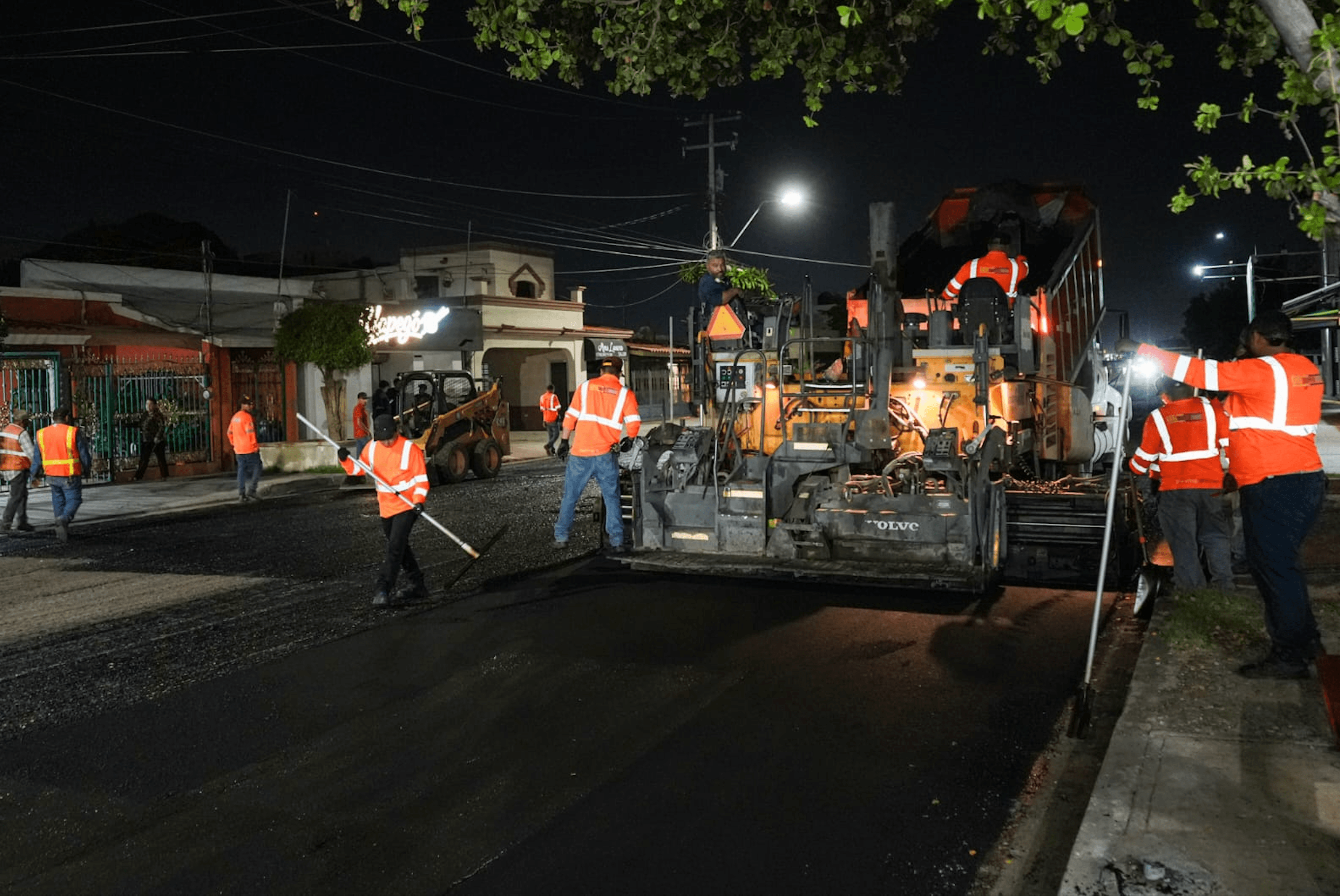 Recarpetean las calles  de colonia Las Praderas