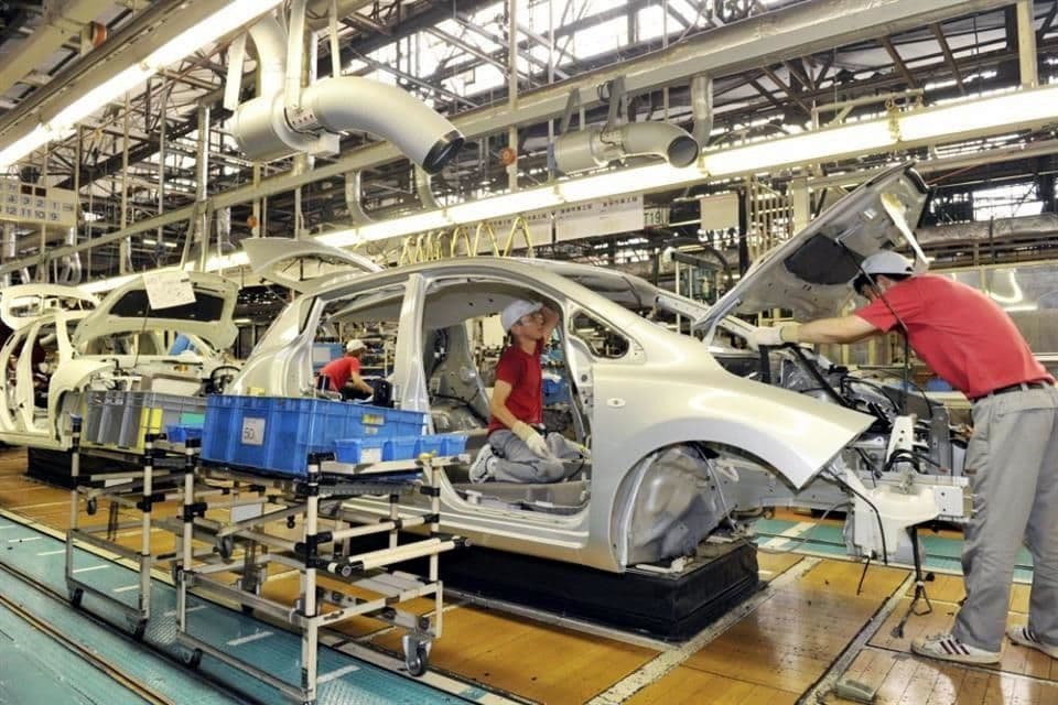 Pide Nissan a EU eximir de arancel autos de México