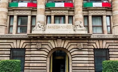Banxico ajusta previsiones de inflación