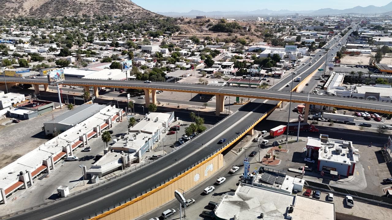 ‘Dan una manita' a puentes de la capital