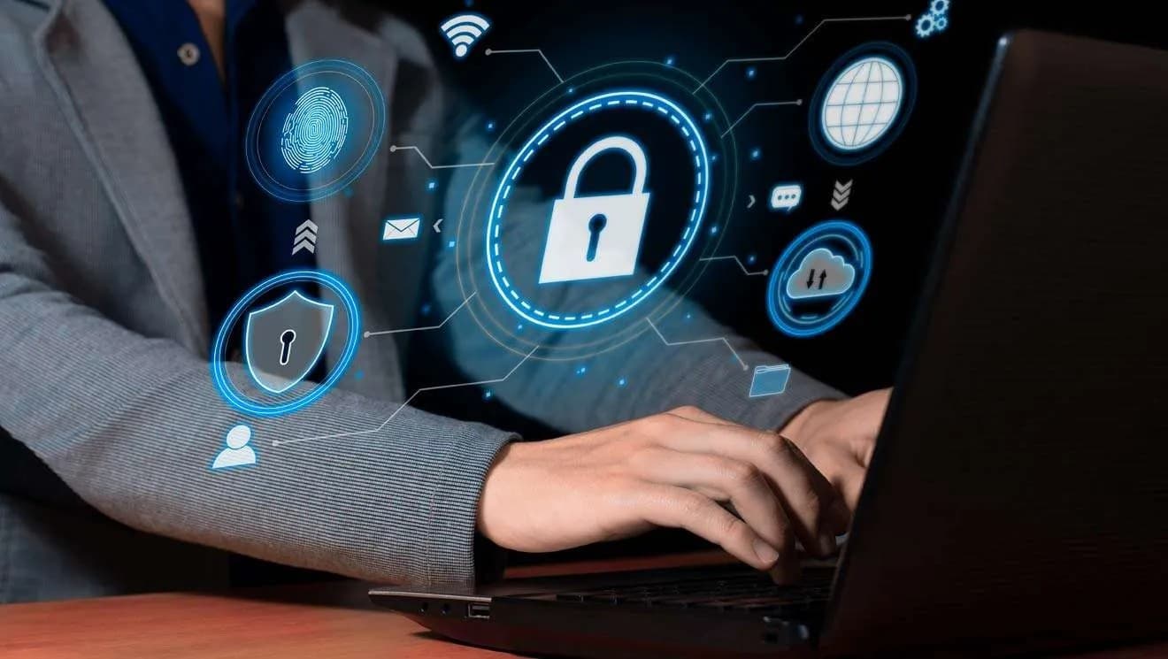 Imagen de la columna: Precaución Financiera en las Redes