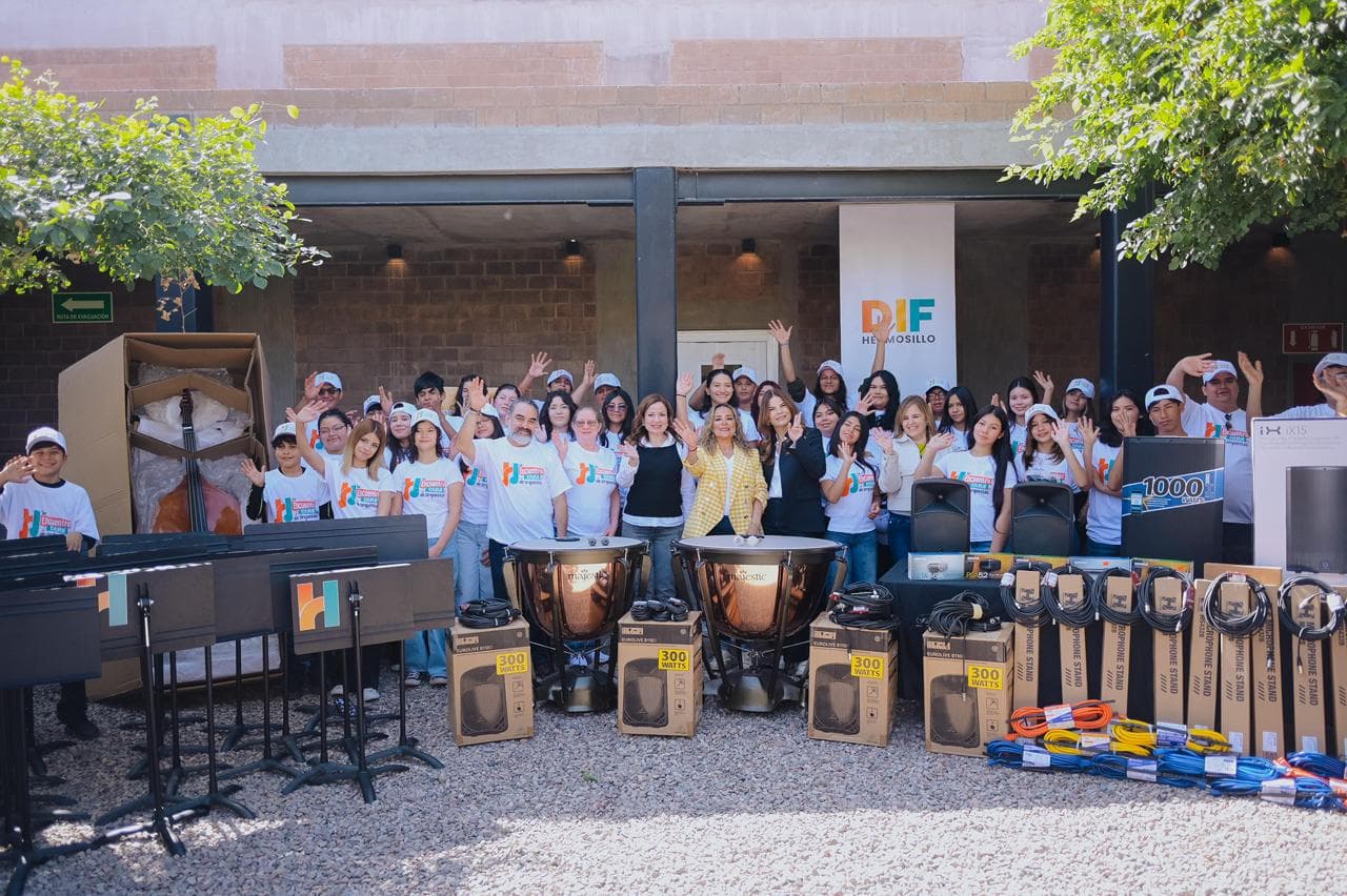 Entregan instrumentos a Orquesta Sinfónica